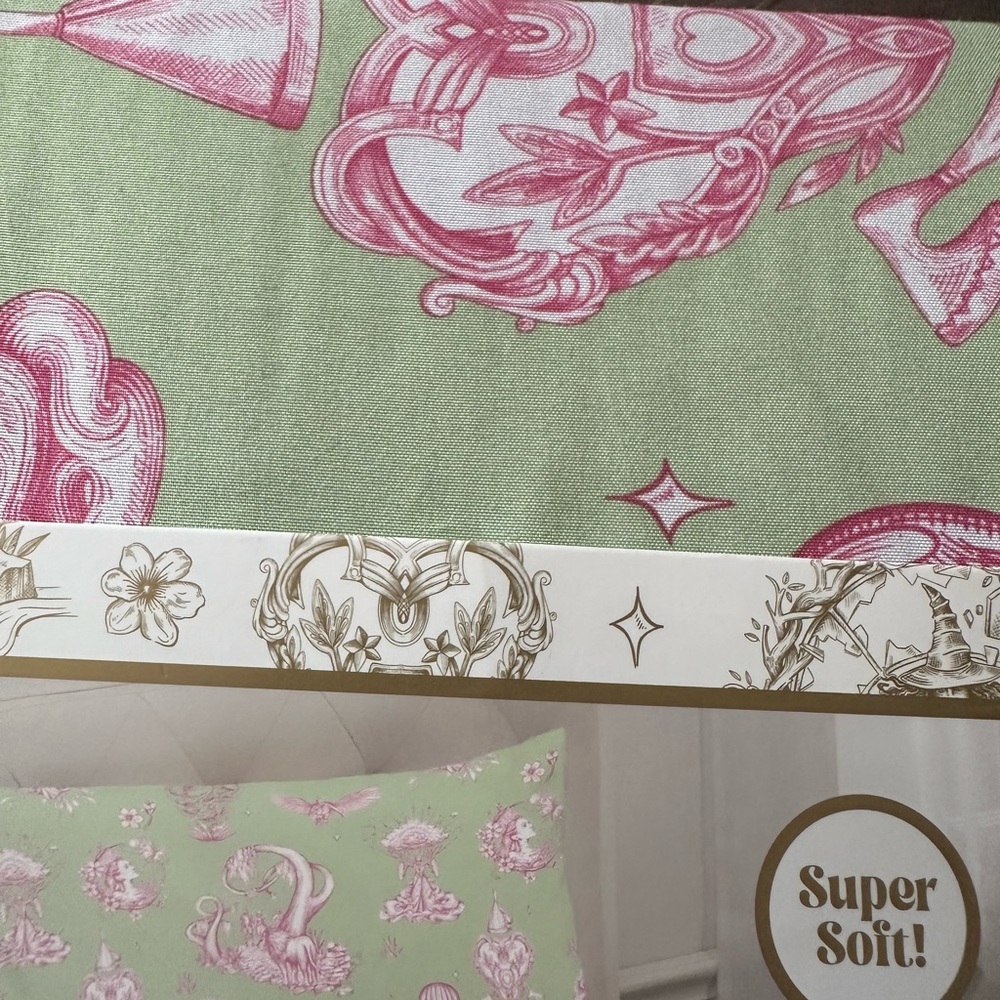 Wicked Twin Sheet Set - Mint Green and Pink Floral - Picture 5 of 6